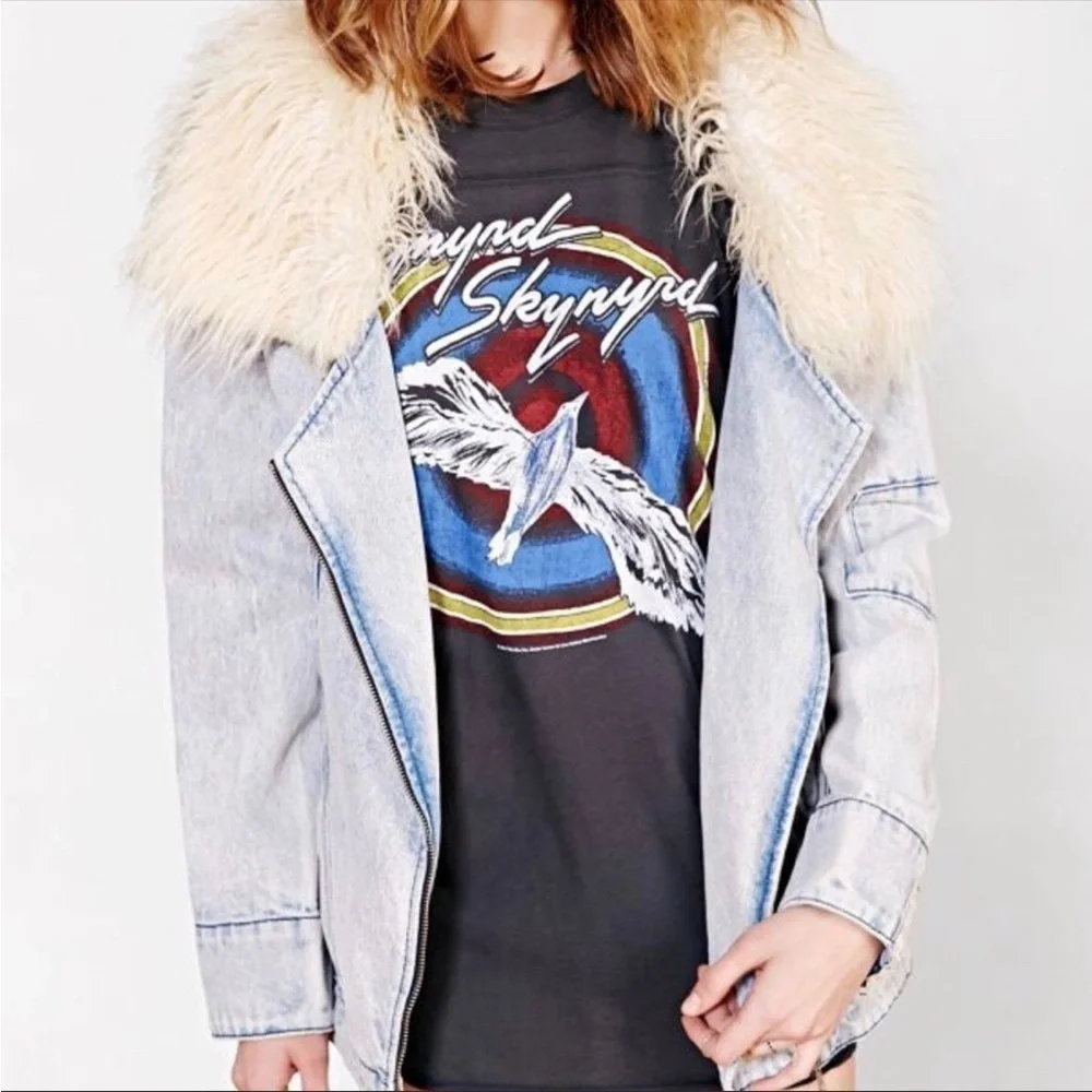 Somedays Lovin Oversized Denim Jacket W/Faux Fur Weathered Aged Acid Wash SZ S